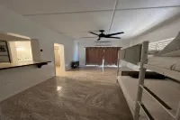 New Remodeled Modern 2 Bed, AC, Generator - 2-نجوم