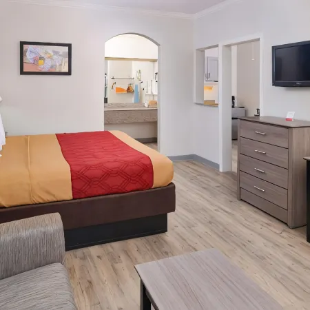 Econo Lodge Inn & Suites Port Arthur Near Sabine Pass