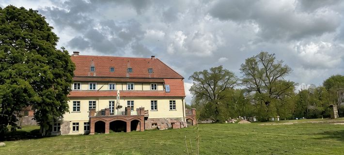 Gutshof Damme apartment no. 1 for four people Hotels in Uckermark