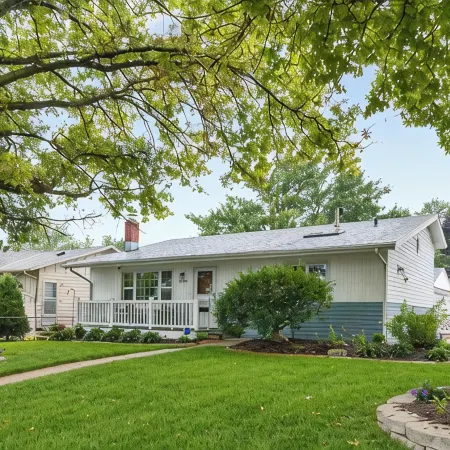 Family Home Min to Henry Dorley Zoo, Charles Schwab Field, Covered Porch, 4TVs