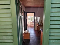Classic Piha Bach - Seaview Road Hotels in Piha