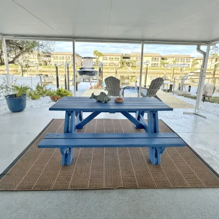 The Golden Pelican – Your Waterfront Escape in Gulf Harbors