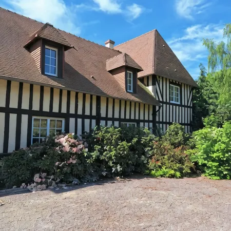 Lovely Traditional Manor new 2025 Pool (Group Up to 26x)