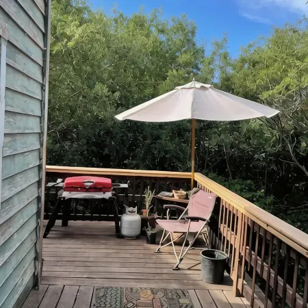 Creekside Cabin! Work Crews Welcome!