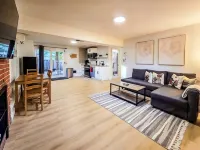 Private guest suite with Full kitchen & laundry - 3 stjerner