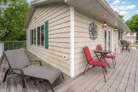 Beulah Apartment with Scenic Lake Views, Just 5 Minutes Away from the Beach! - 4-Star