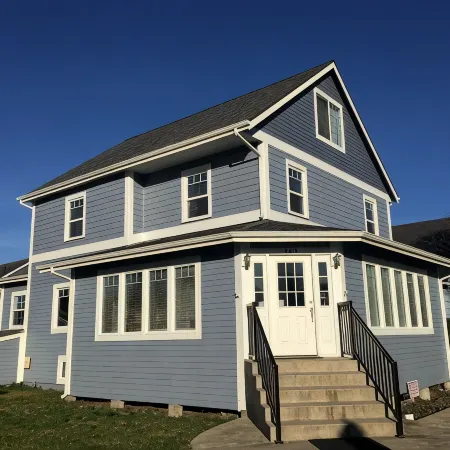 Beautiful Historic 5 Star Home on the River's Edge in Seaside. Walk to Downtown.