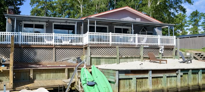 The Grey Goose (Waterfront) Historic New Bern - Private Beach - BRING YOUR BOAT! Hotels in Craven County