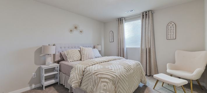 Spacious 5-bedroom house with AC and WiFi in fantastic NE Ankeny Hotels in Ankeny