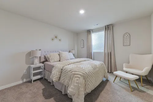 Spacious 5-bedroom house with AC and WiFi in fantastic NE Ankeny - Boutique