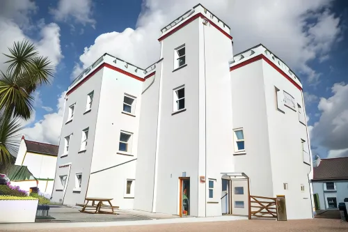 The Globe Angle - Pet-friendly