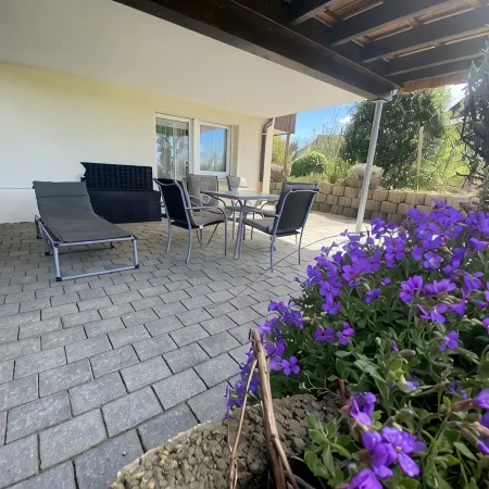 Idyllic apartment in the countryside with terrace, parking space (wallbox) and bicycle room.