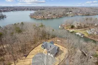 Deep Waterfront in a Quiet Cove! Laid Back at Lake Anna, Public Side, Mid-Lake! - 4-Star