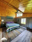 Comfortable Log Cabin w/AC ~ Downtown Seeley Lake! - Homestays
