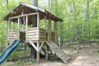 Unique Rustic Ski-Tree House - Game room, Hot tub & Sauna