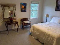 Farmhouse On 14 Acres.  Close to Monticello & Ash Lawn Highland - 3-Star