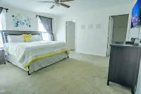 Family Villa with Home Theater, Private Pool and Game Room - WiFi