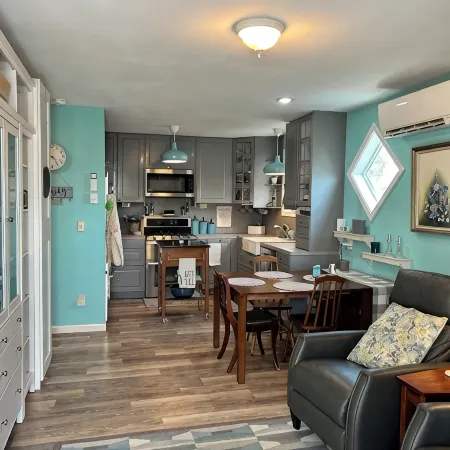 Cozy apartment near downtown Prairie City.