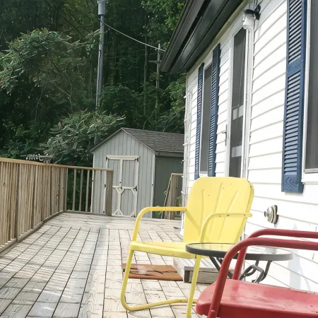 Historic Cottage- near Saratoga- on Summit Lake