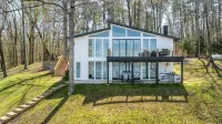 The Nest at Eagle Bay Cove on Lake D'Arbonne with pool, boathouse and game room! - Wi-Fi