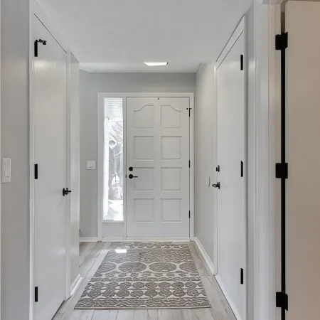 Newly Remodeled Home - 20 minutes from anywhere in Omaha!