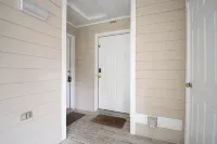 St James Hideaway: Charming 2-bedroom condo with WiFi, AC in lovely Southport - 3 estrellas