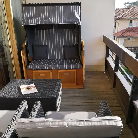 Attic apartment, Strandstr., side view. Sea view, 150 m to the Baltic Sea, renovated in 2025