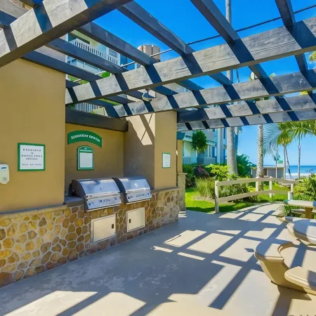Ocean front Condo,  Ocean/Harbour view
