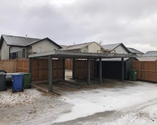 Cheerful, cozy 4 bedroom house w/ hot tub and firepit area Hotels in Red Deer