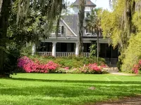 Private Renovated 2Br Charleston Townhome Close to Downtown & Beaches Hotels near Walmart Supercenter