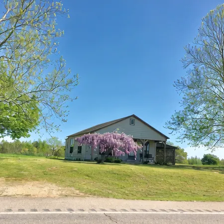 Fully Furnished Two Bedroom Farm House, "The Little House" Has Everything !