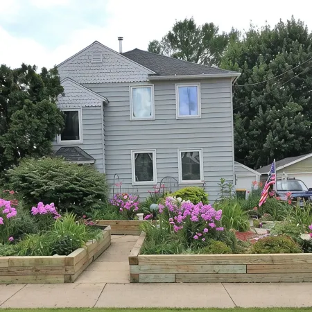 2 Bedroom, 1 Bath Apartment . Walk to Mayo, Trails, Parks, Shopping, Restaurants