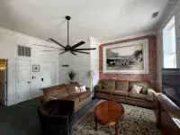 Brickhaven Loft on Historic Main Street - walk to Spring River, State Park, more Hotels in Mammoth Spring