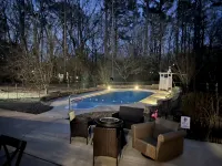 *Private/Contempo/Cozy/House & pool/17 min from ATL & in the Atlanta Metro Area* - 수영장