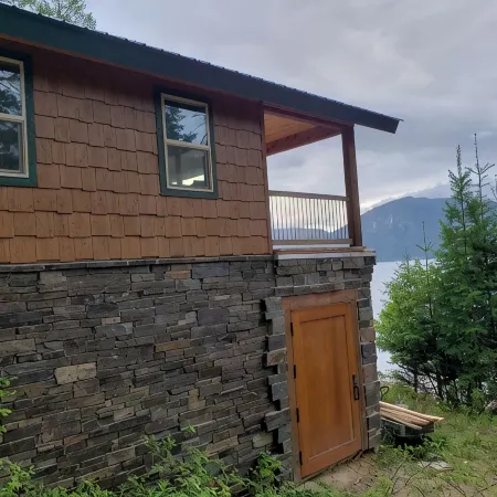 Lakefront Cabin #2-REMOTE, RECOMMEND SUV/TRUCK, PRIMITIVE RD! Lake Pend Oreille