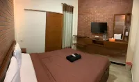 Prime Adisucipto Hotel - parkir