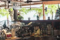 Long Set Resort - bar