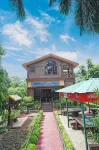 Whispering Woods Inn - Stay & Enjoy in Nature !