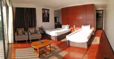Tranquil Three Bedroom Villa Hotels in 
