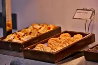 Regenta Central the Crystal Kanpur, - Desayuno