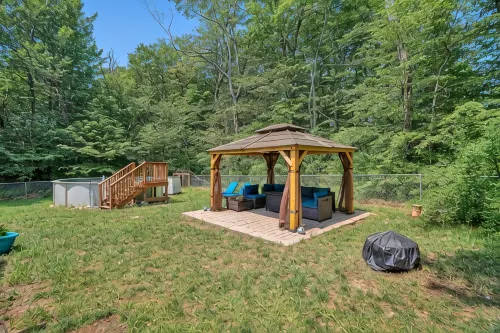15% off monthly stays/Fall Vibez
