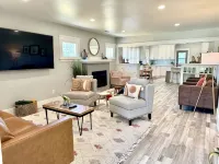 Historic Atascadero Colony Charmer!