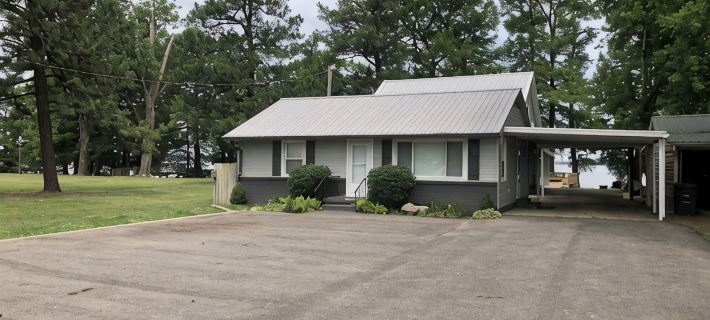 The Nicest Place on Reelfoot Lake for a Group of Family or Friends Hotels in Obion County