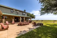 The Grassy Ridge House. Only 5 min from Rocker B Baseball Ranch! Sleeps up to 18 - Homestays