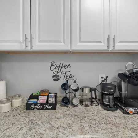 AC IN UNIT Modern 2 bedroom remodel walking distance to downtown