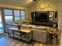Updated Luxury Golf CourseTownhome