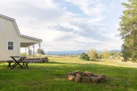 On farm cottage with mountain views.