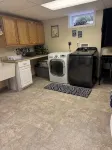 20 minutes from Penn State! Private entrance, cozy living space.