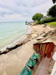 Lakeside Paradise! A charming blend of cozy comfort and beachfront bliss!