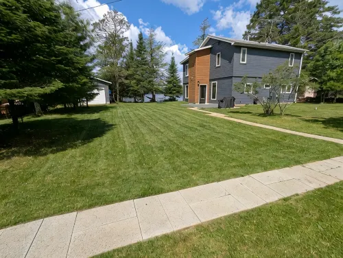 Cozy 4-Bedroom Lake House with Private Boat Dock on the Chain of Lakes!